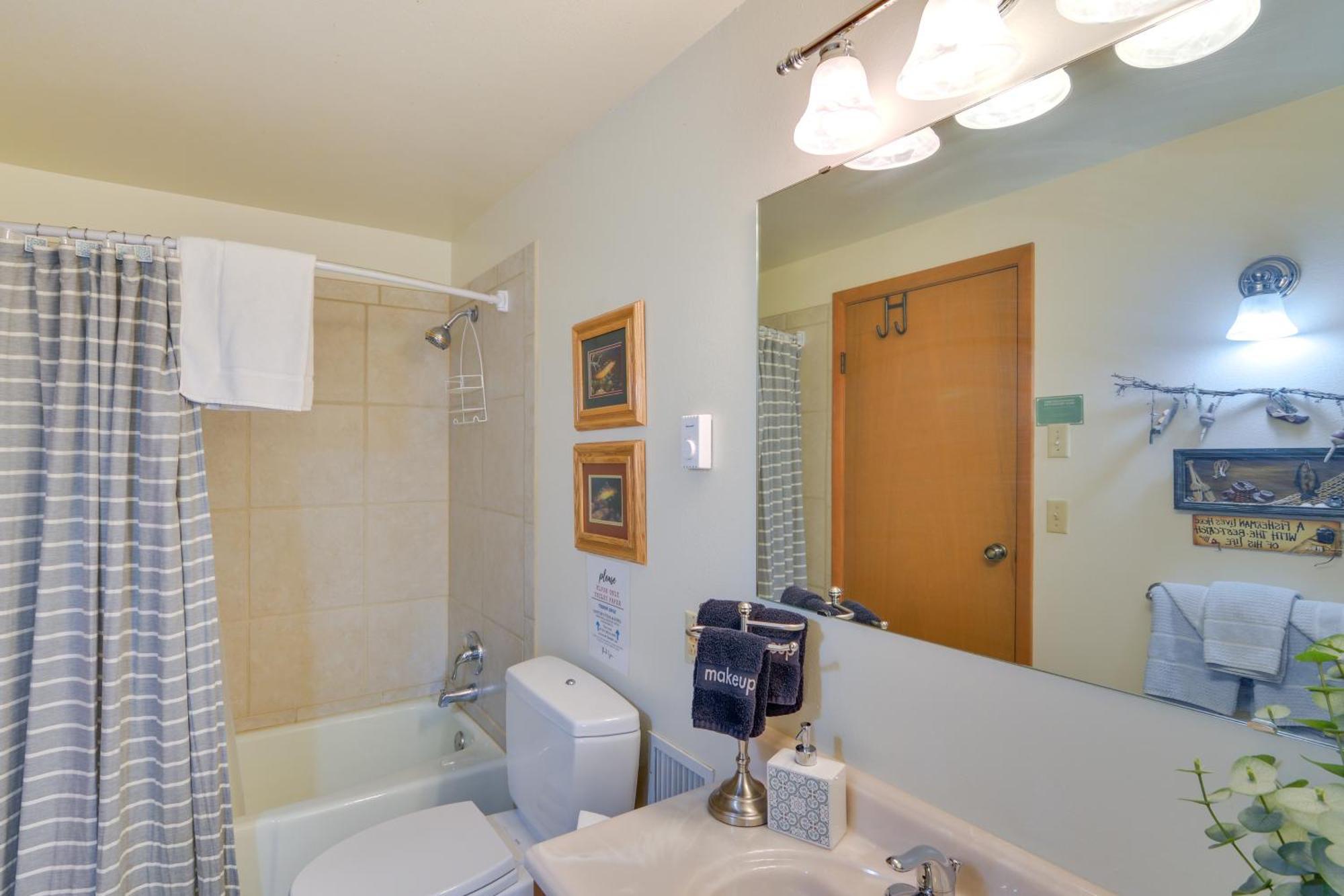 Ranch-Style Retreat In Downtown Buena Vista! Villa Bagian luar foto